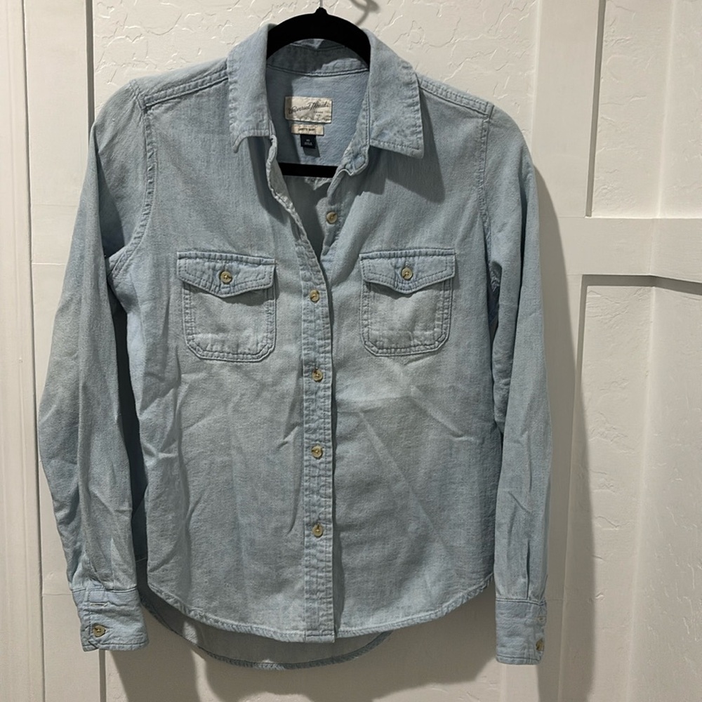 Universal thread light blue button-up long sleeve women’s XS